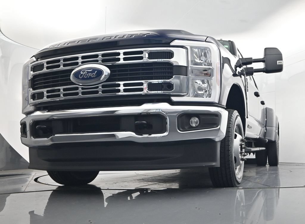 Used 2025 Ford F350 XLT AWD/4WD image 41