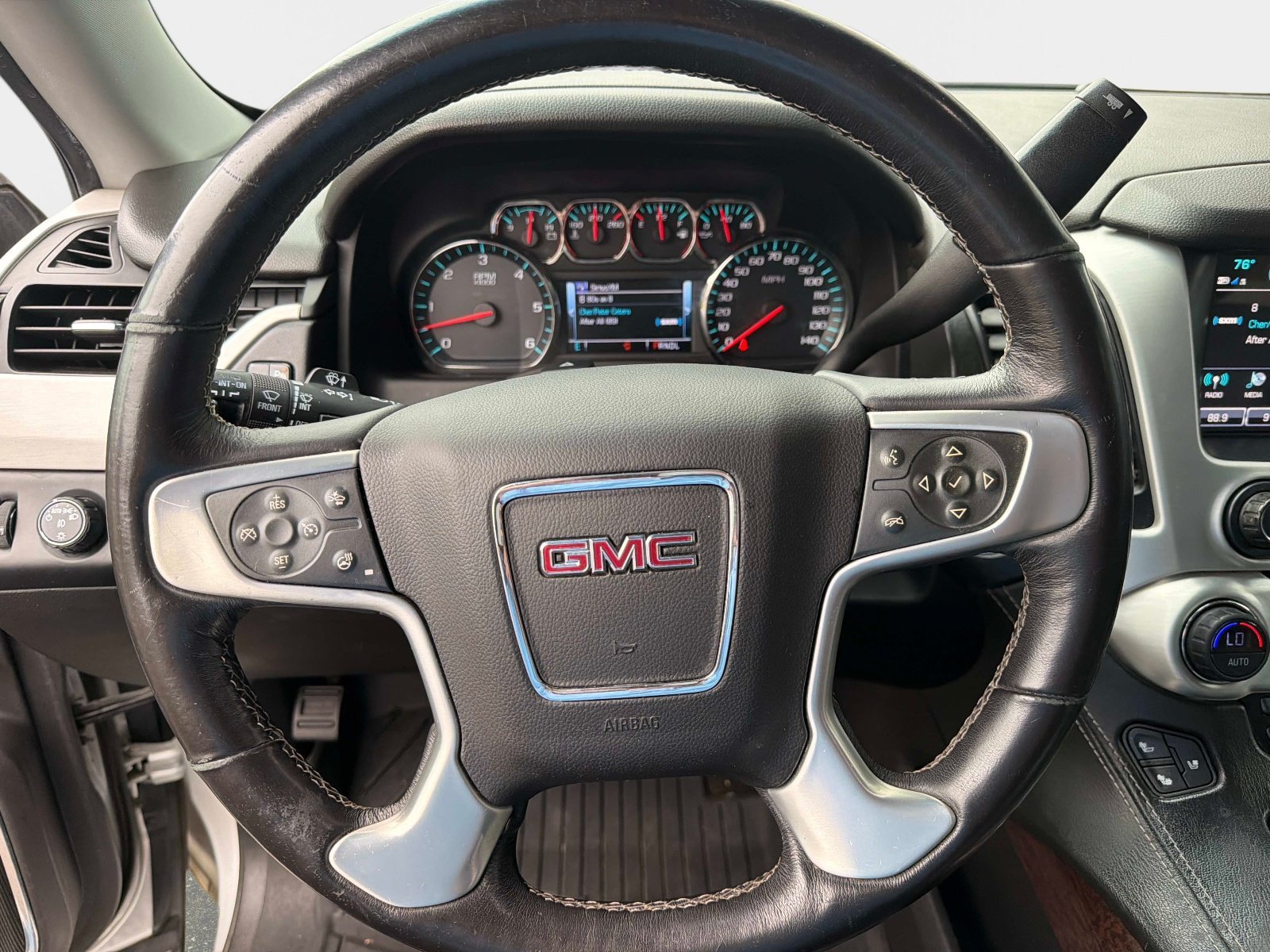 Used 2018 GMC Yukon SLT w/ Open Road Package RWD image 25