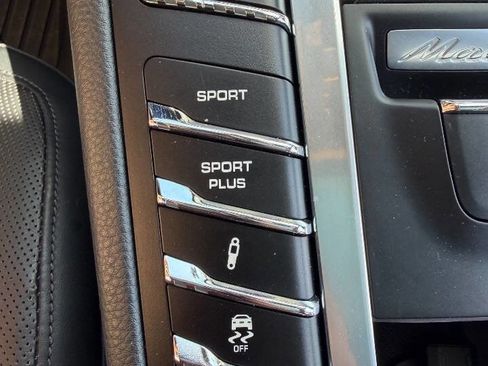 Used 2015 Porsche Macan S image 32