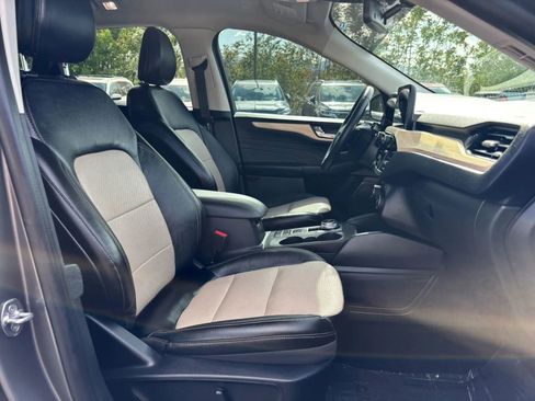 Used 2021 Ford Escape Titanium w/ Titanium Elite Package AWD/4WD image 21