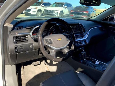 Used 2019 Chevrolet Impala LT image 17