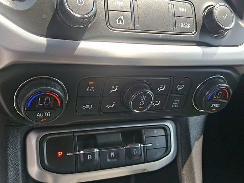 Used 2021 GMC Acadia SLT AWD/4WD image 17