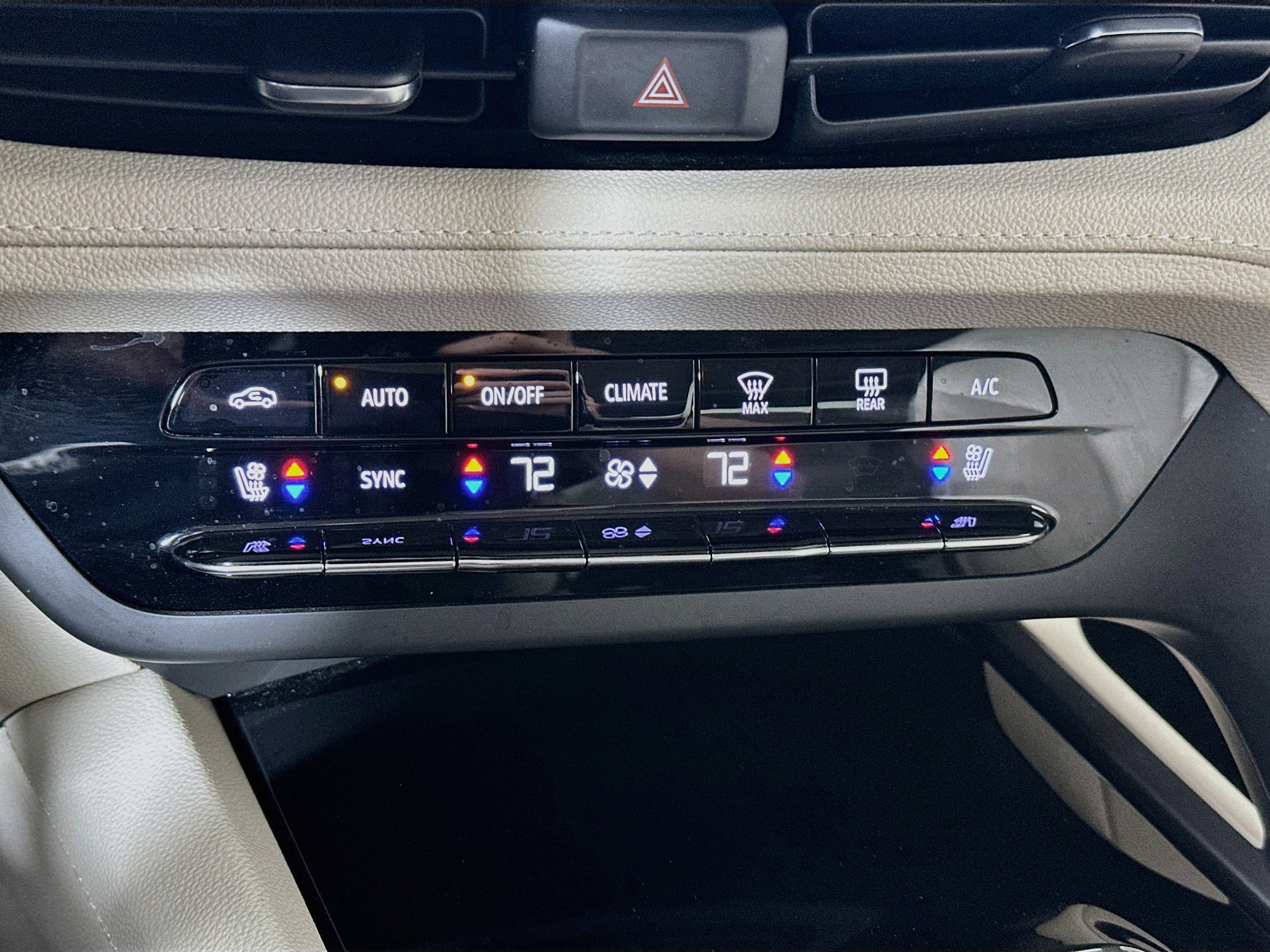 Used 2022 Buick Envision Avenir w/ Technology Package II FWD image 16