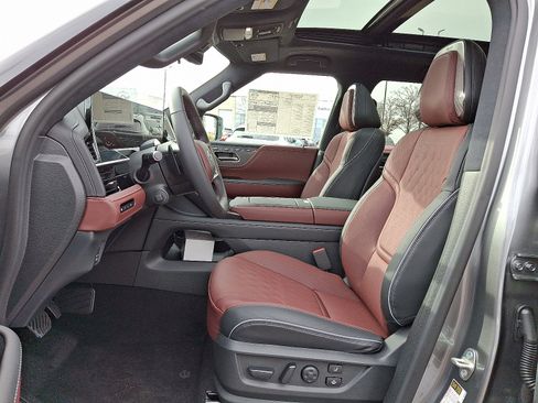 New 2026 INFINITI QX80 Autograph image 10