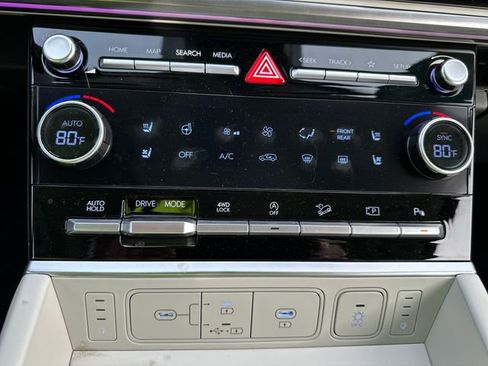 Certified 2025 Hyundai Santa Fe Calligraphy image 17