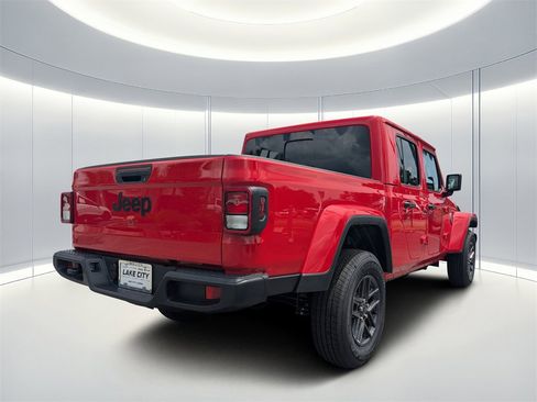 New 2025 Jeep Gladiator Sport image 4