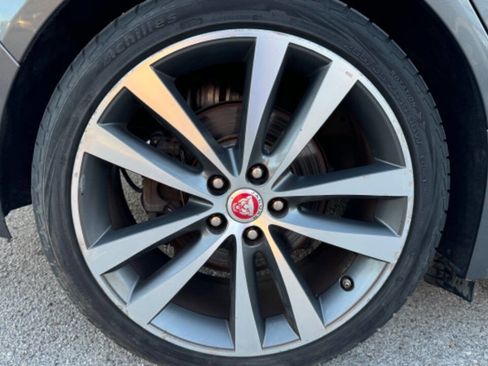 Used 2017 Jaguar XE Prestige image 34