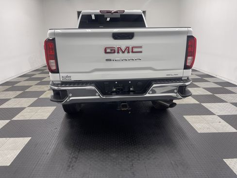 Used 2025 GMC Sierra 2500 SLE w/ SLE Value Package; AWD/4WD image 3