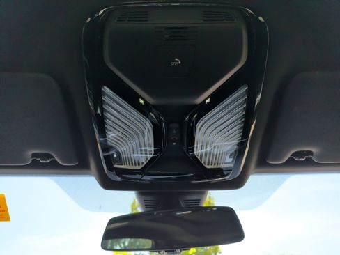 Used 2024 BMW 230i Coupe w/ Premium Package RWD image 28