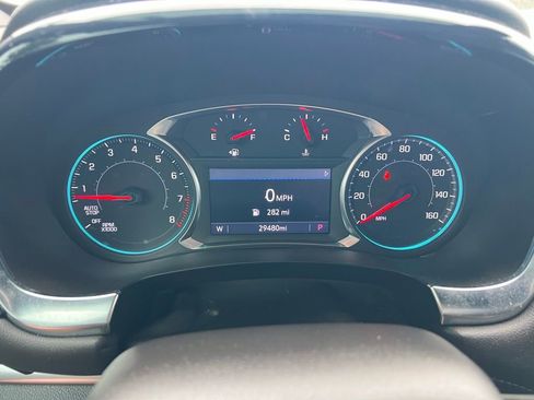 Used 2023 Chevrolet Traverse LT AWD/4WD image 45