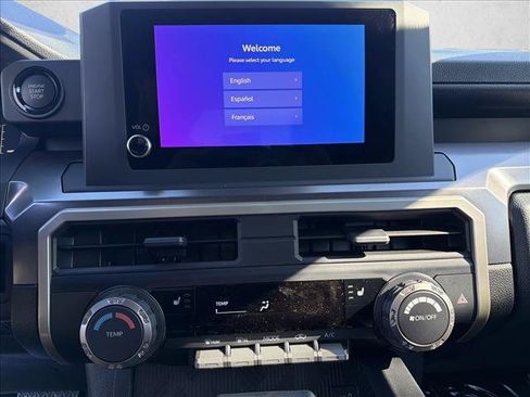 Used 2025 Toyota Tacoma SR5 AWD/4WD image 15