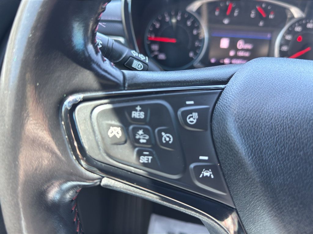 Used 2022 Chevrolet Equinox RS w/ RS Leather Package FWD image 17