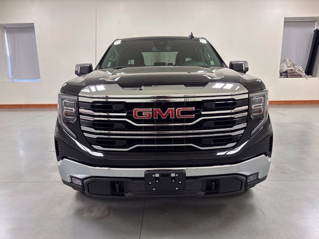 Used 2023 GMC Sierra 1500 SLT w/ SLT Premium Package AWD/4WD image 3