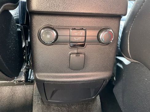 Used 2017 Ford Explorer XLT w/ Equipment Group 202A image 21