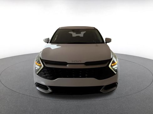 Used 2025 Kia Sportage LX FWD image 4