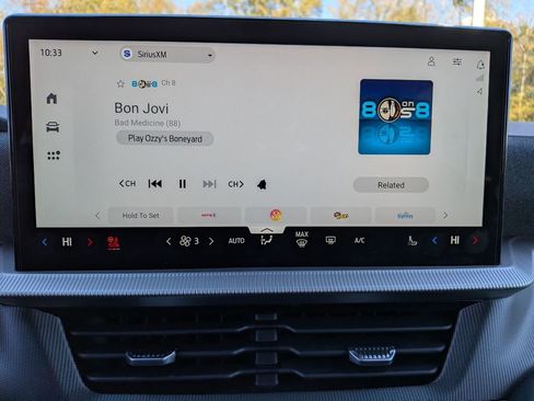 Used 2025 Ford Explorer ST-Line w/ Premium Package image 25