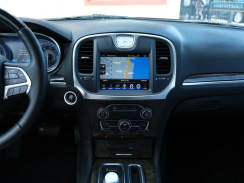 Used 2015 Chrysler 300 C image 20