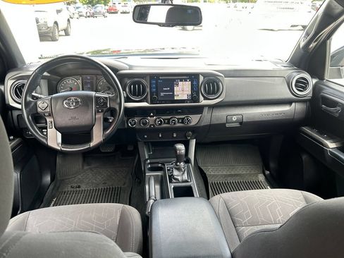 Used 2017 Toyota Tacoma TRD Off-Road w/ Tow Package (A/T) AWD/4WD image 13