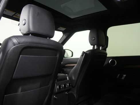 Used 2019 Land Rover Discovery HSE AWD/4WD image 15