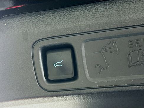 Used 2024 Ford Expedition XLT image 31