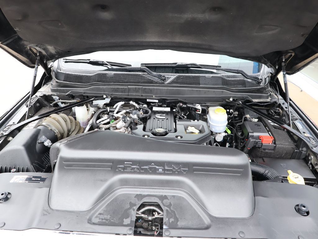 Used 2025 RAM 2500 Laramie AWD/4WD image 42