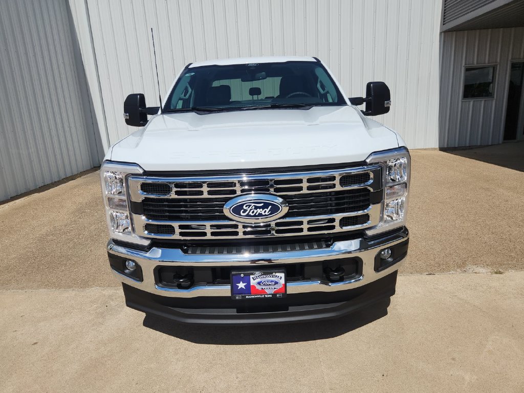 New 2027 Ford F250 XLT w/ FX4 Off-Road Package AWD/4WD image 3