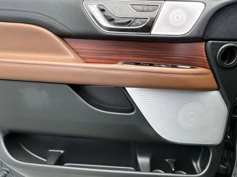 Used 2024 Lincoln Navigator Reserve image 18