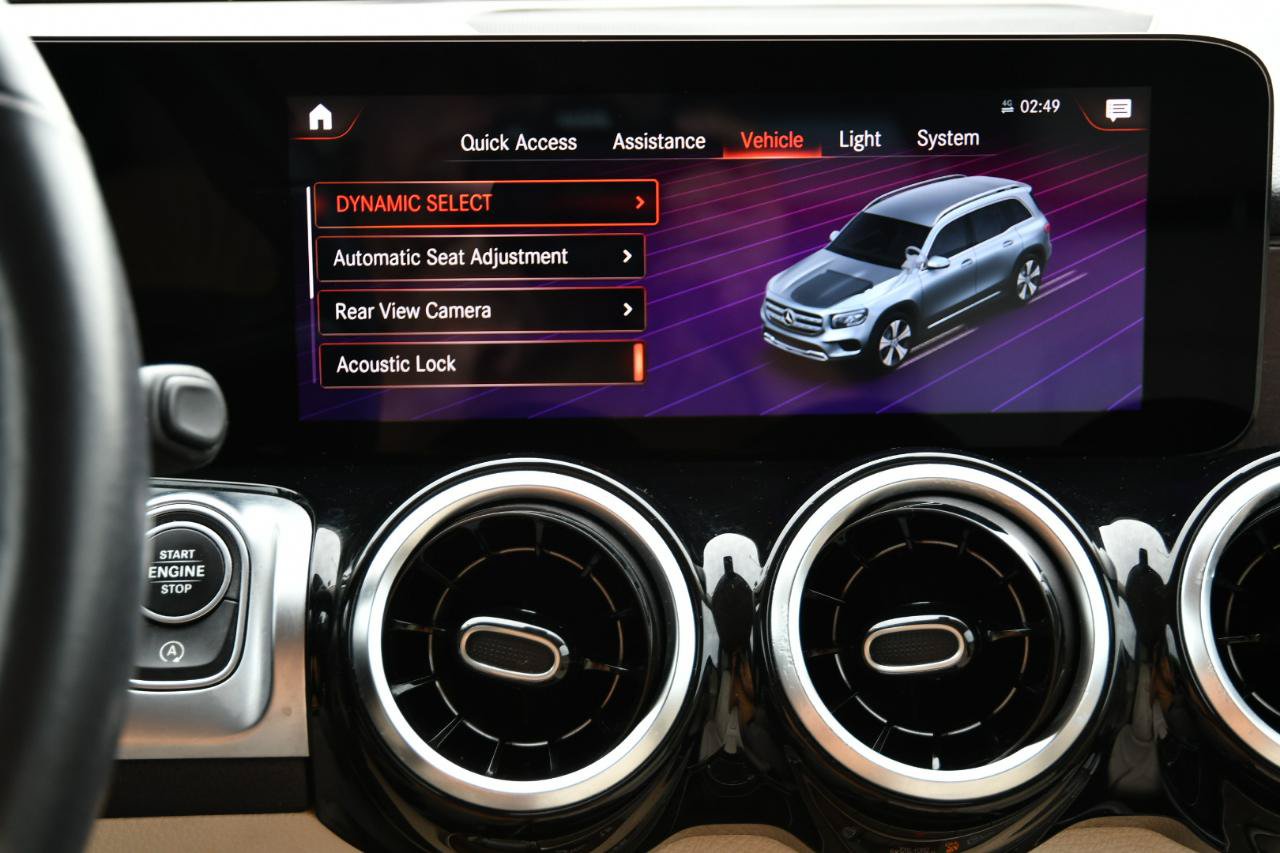 Used 2022 Mercedes-Benz GLB 250 w/ Premium Package image 24