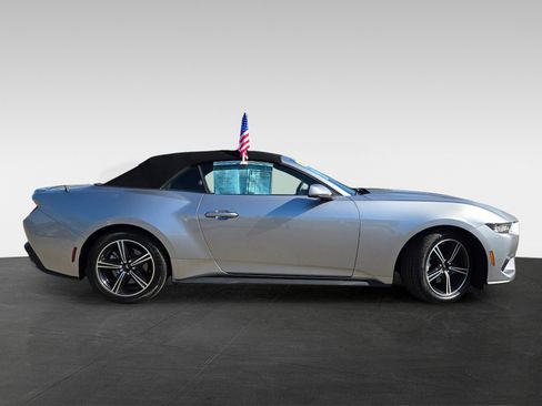 Used 2024 Ford Mustang Premium image 3