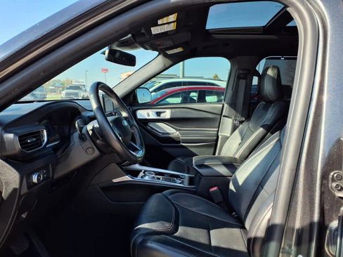 Used 2020 Ford Explorer ST w/ Premium Technology Package image 11