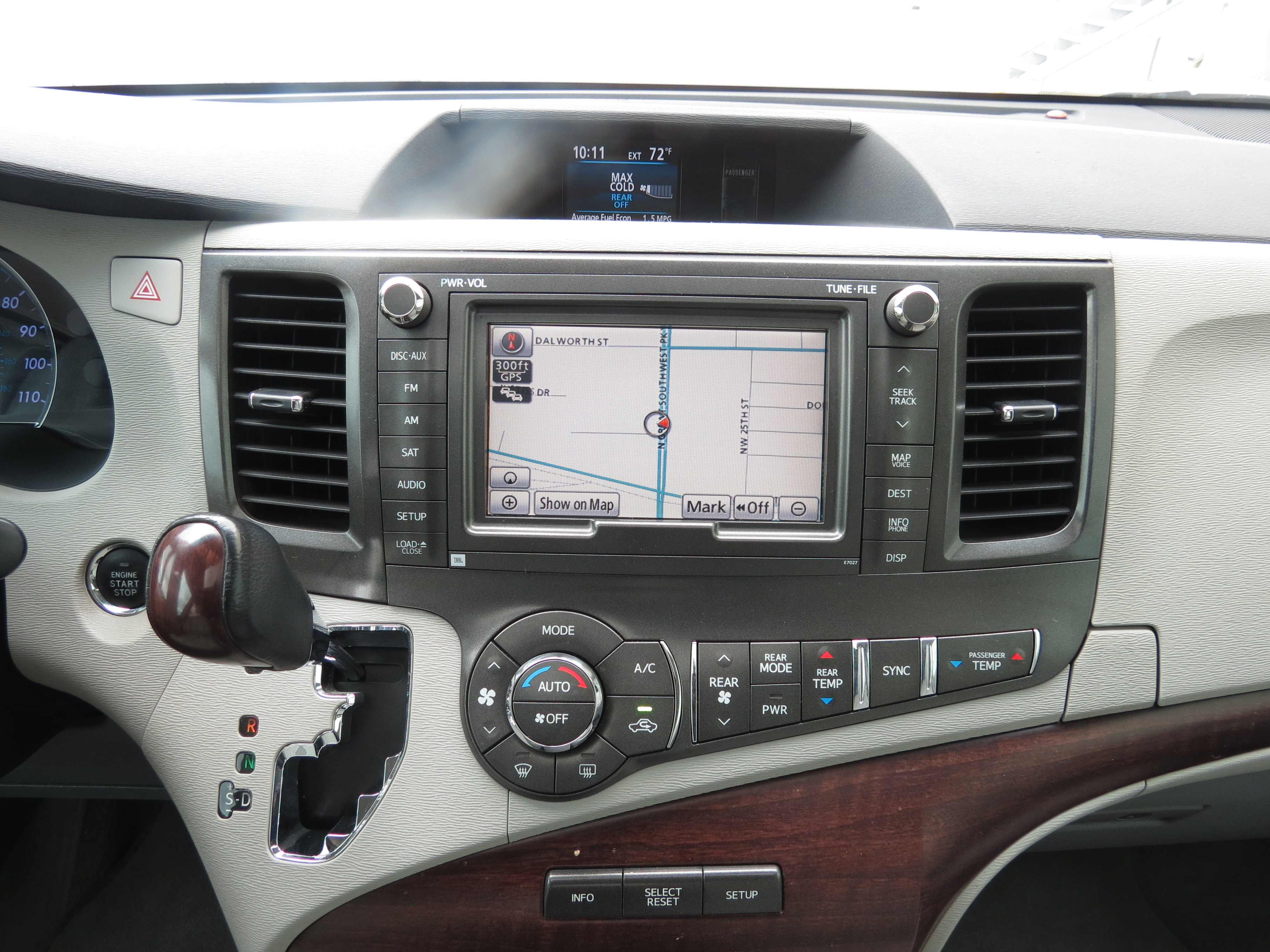 Used 2011 Toyota Sienna Limited w/ Premium Pkg FWD image 20