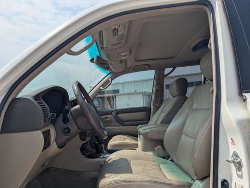 Used 2004 Toyota Land Cruiser AWD/4WD image 12