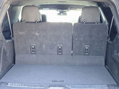 Used 2023 Chevrolet Suburban Premier RWD image 30