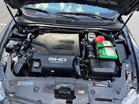 Used 2018 Ford Taurus SHO w/ Sho Performance Package AWD/4WD image 15