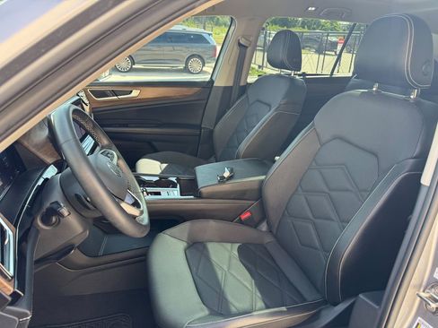 Used 2024 Volkswagen Atlas SE FWD image 11
