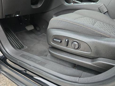 Used 2021 Chevrolet Equinox LT image 16