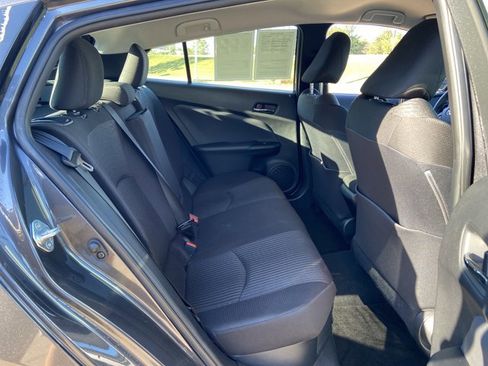 Used 2018 Toyota Prius Four image 13