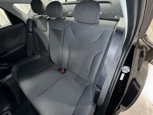 New 2025 Kia K4 LXS image 24