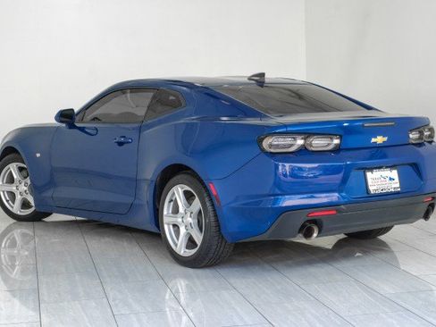 Used 2021 Chevrolet Camaro LT w/ Technology Package RWD image 8