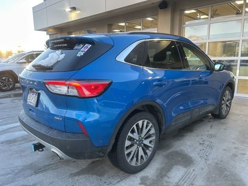 Used 2020 Ford Escape Titanium image 3