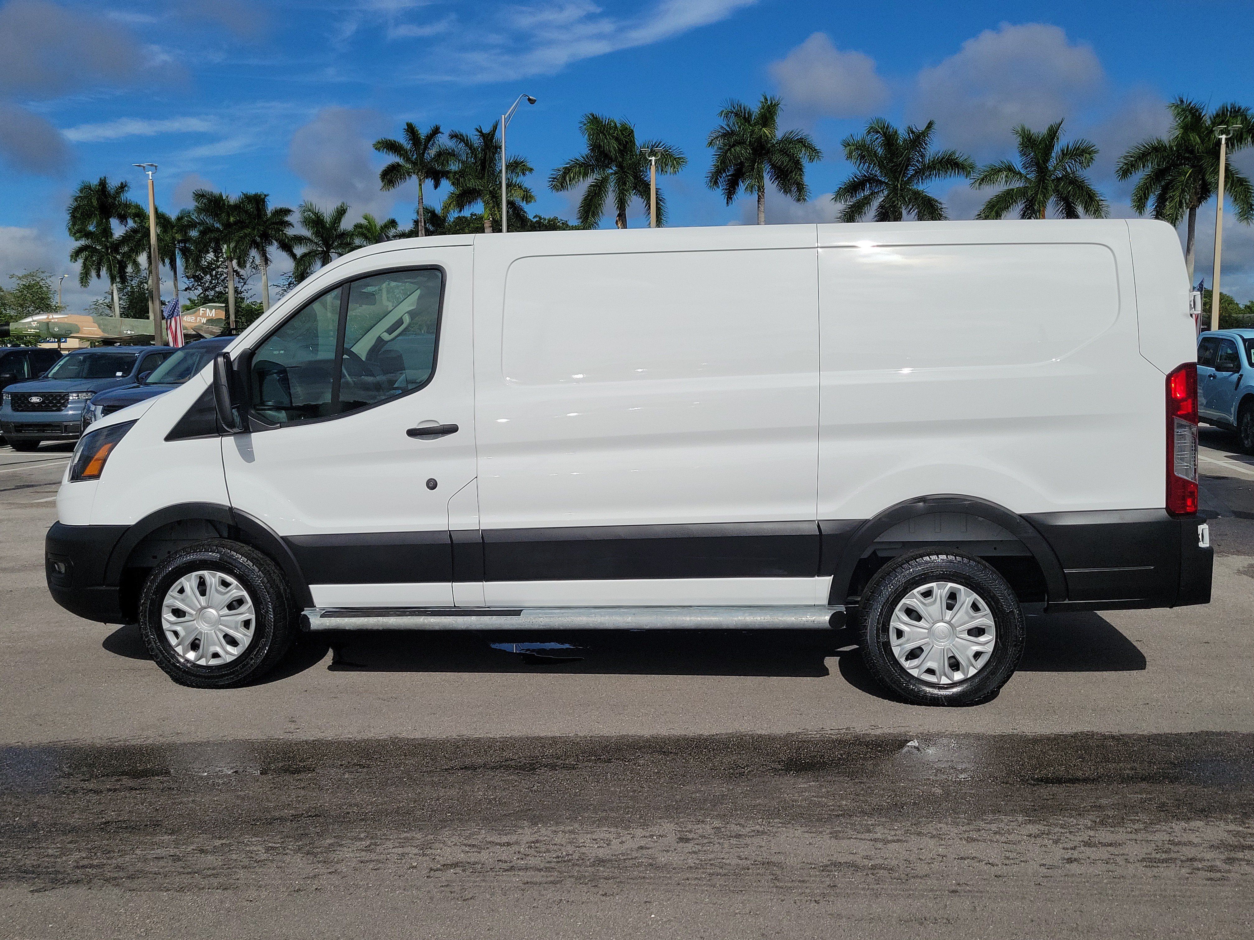 Used 2025 Ford Transit 250 Low Roof w/ Exterior Upgrade Package RWD image 8