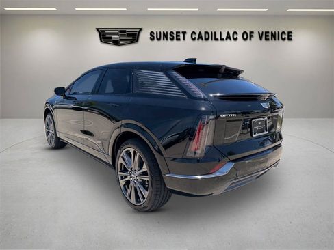 New 2026 Cadillac Optiq Sport 2 w/ LPO, Floor Liner Package AWD/4WD image 5