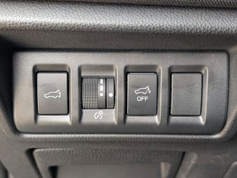 Used 2024 Subaru Outback Premium AWD/4WD image 32