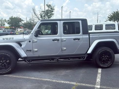 Used 2021 Jeep Gladiator Sport AWD/4WD image 4