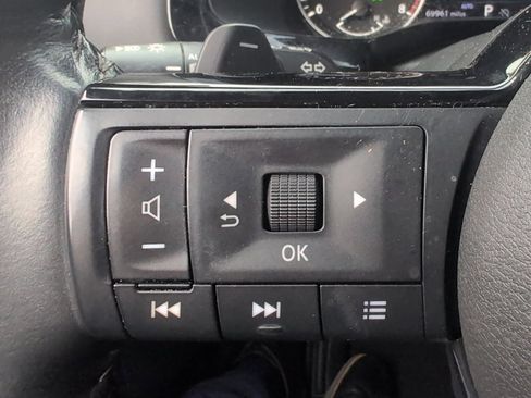 Used 2023 Nissan Pathfinder SL image 4