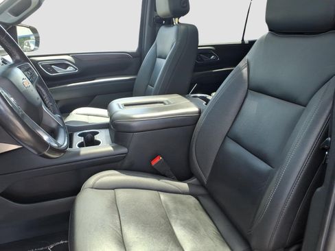 Used 2022 Chevrolet Tahoe LT w/ Luxury Package AWD/4WD image 11