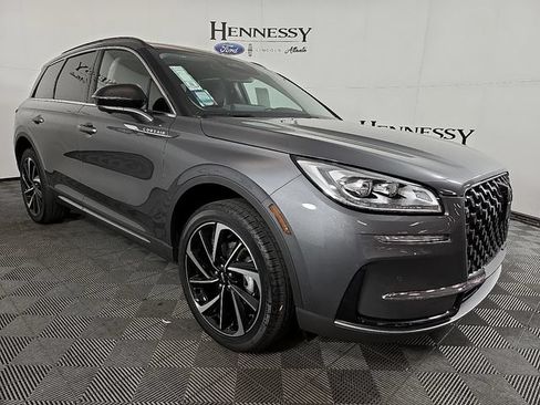 Used 2026 Lincoln Corsair Reserve FWD image 3