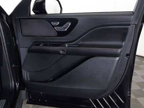 Used 2023 Lincoln Aviator Standard image 24