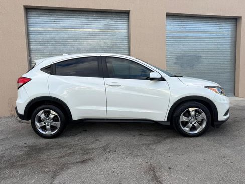 Used 2022 Honda HR-V LX image 9