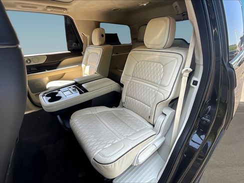 Used 2020 Lincoln Navigator Black Label w/ Cargo Convenience Package AWD/4WD image 21
